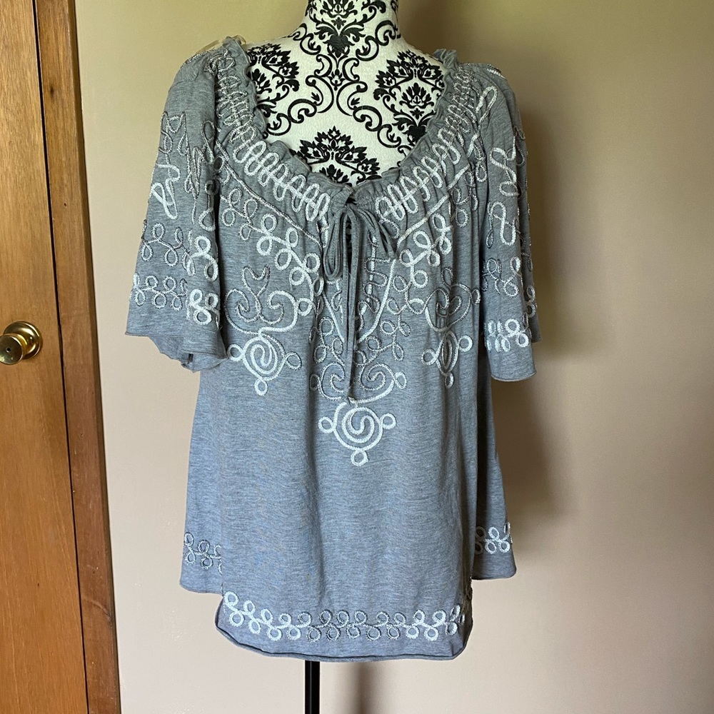 Lauren Michelle Woman Grey Designed Top
